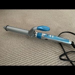 Babyliss Pro Nano titanium curling iron